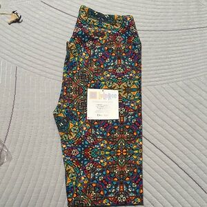Colorful Geometric Print Leggings LulaRoe (NEW) beautiful buttery soft leggings